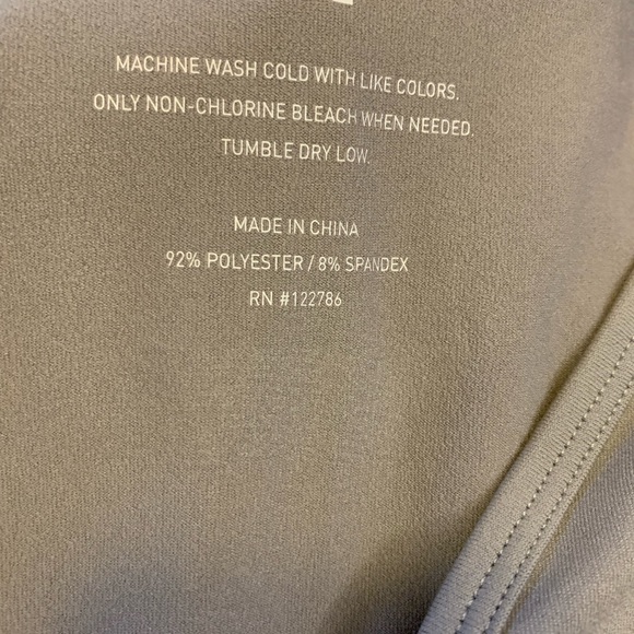 Women's tank top bundle - Picture 3 of 6